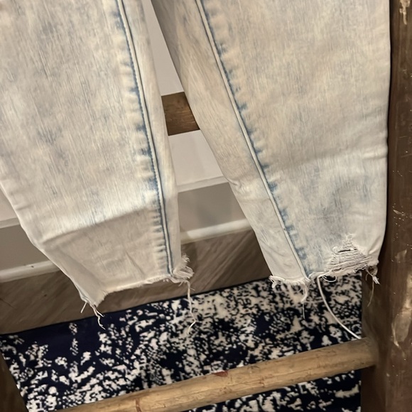 American Eagle 360 Next Level Stretch Acid Wash Jeggins - Picture 5 of 11